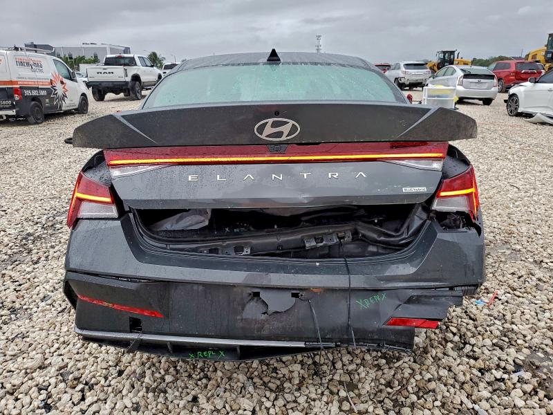 Фото 6 - HYUNDAI ELANTRA