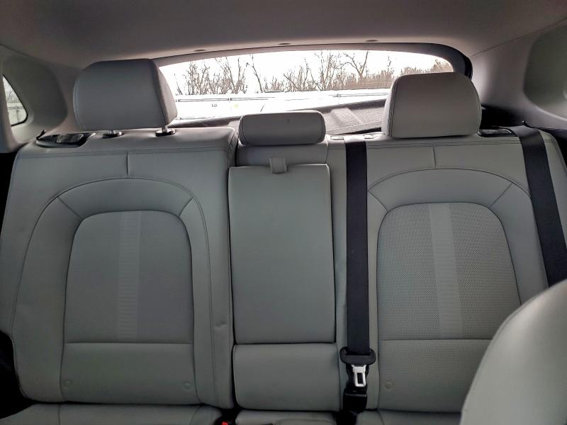 Фото 10 - HYUNDAI KONA