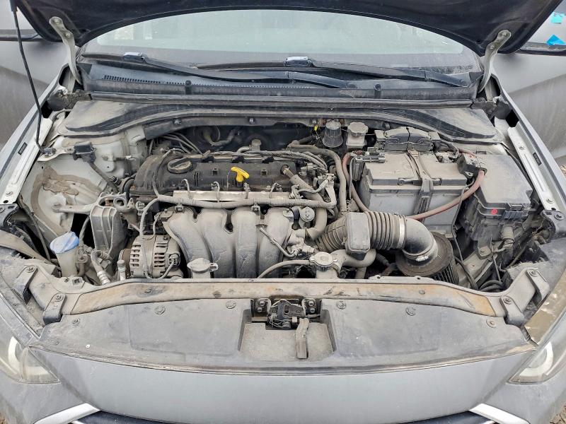 Фото 11 - HYUNDAI ELANTRA