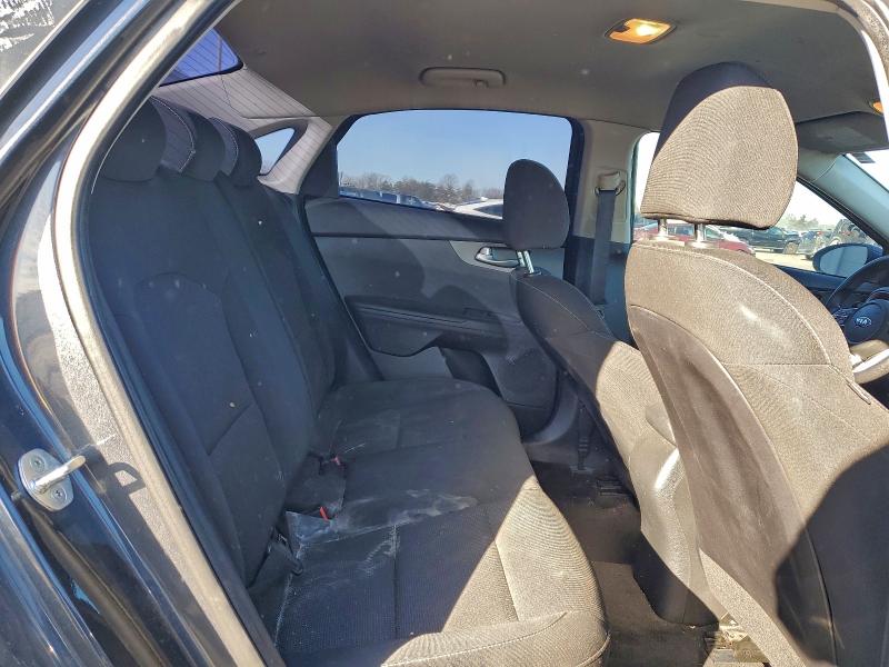 Фото 10 - KIA FORTE