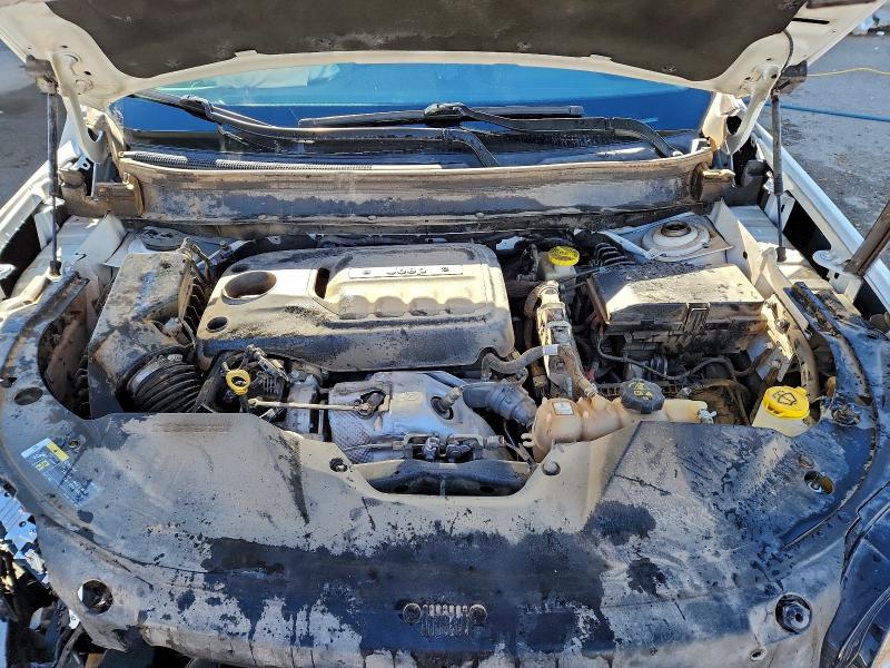 Фото 12 - JEEP CHEROKEE