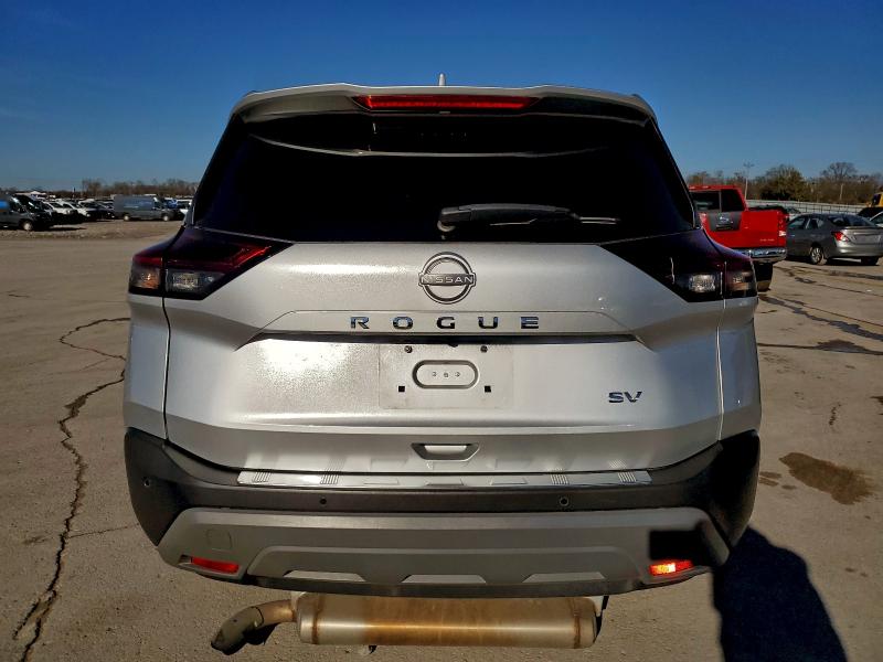 Фото 6 - NISSAN ROGUE