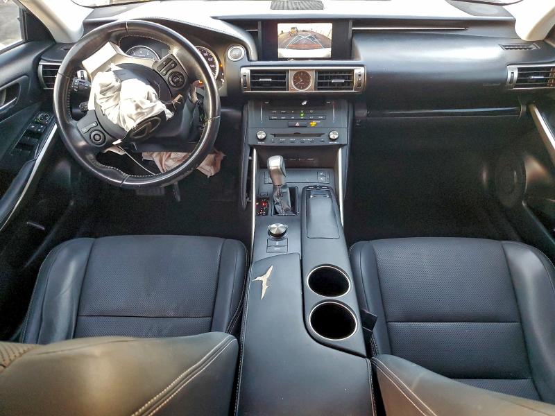 Фото 8 - LEXUS IS