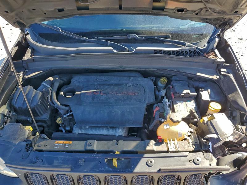 Фото 12 - JEEP RENEGADE