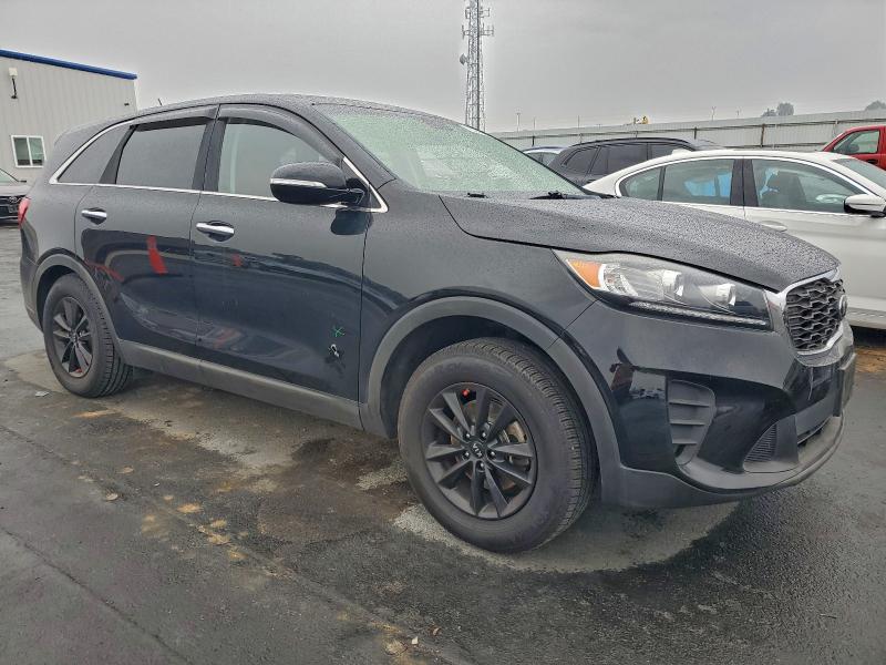 Фото 4 - KIA SORENTO