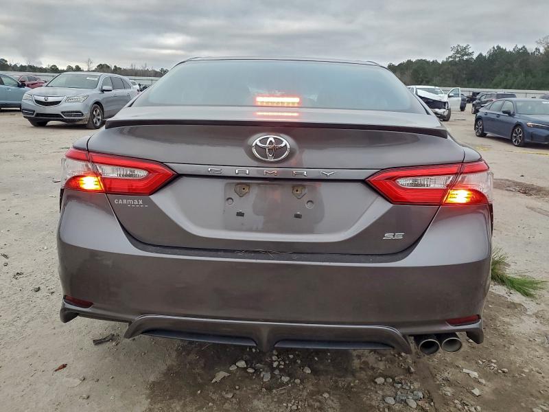 Фото 6 - TOYOTA CAMRY