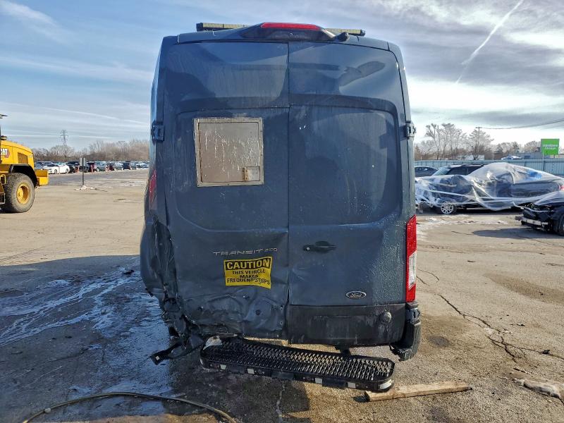 Фото 6 - FORD TRANSIT