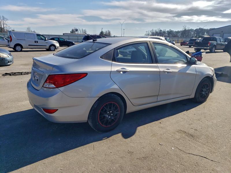 Фото 3 - HYUNDAI ACCENT