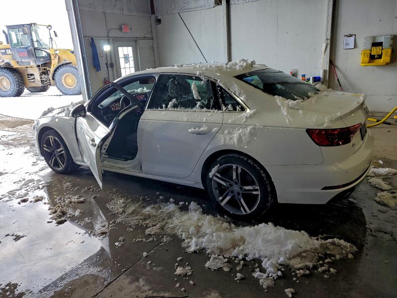 Фото 2 - AUDI A4