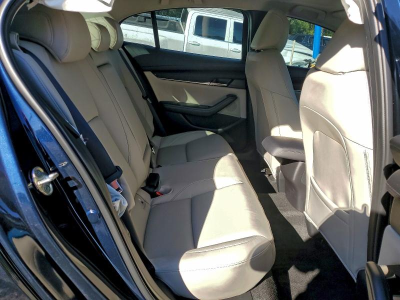 Фото 10 - MAZDA 3