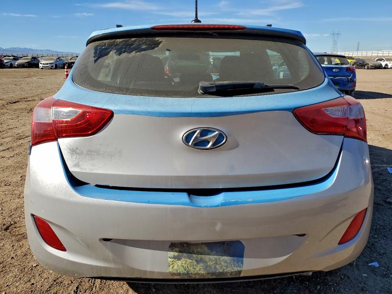 Фото 6 - HYUNDAI ELANTRA