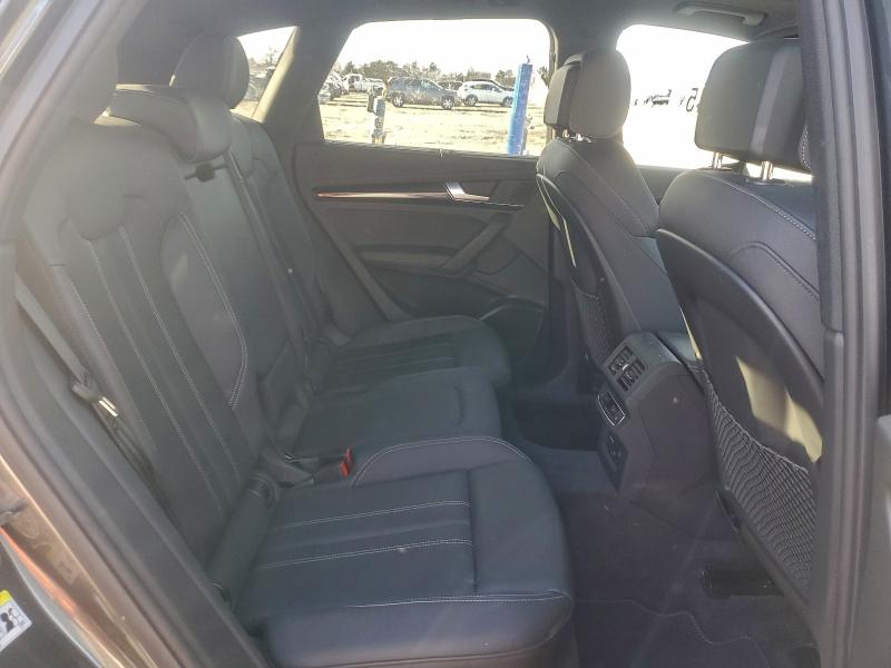 Фото 11 - AUDI SQ5