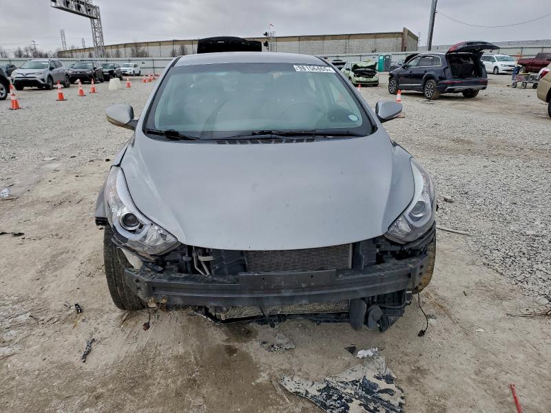 Фото 5 - HYUNDAI ELANTRA