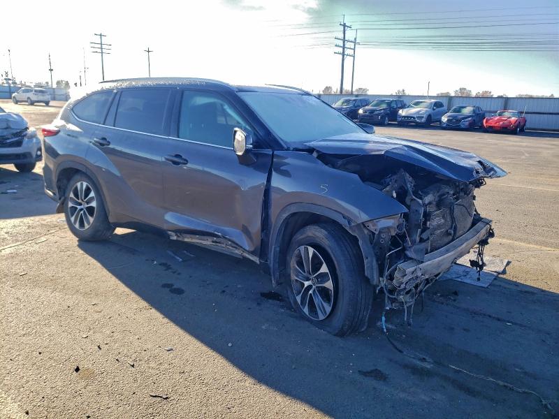 Фото 4 - TOYOTA HIGHLANDER