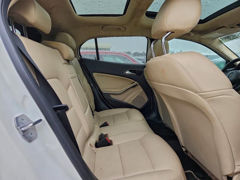 MERCEDES-BENZ GLA-CLASS 2019 VIN WDCTG4EB7KJ553942