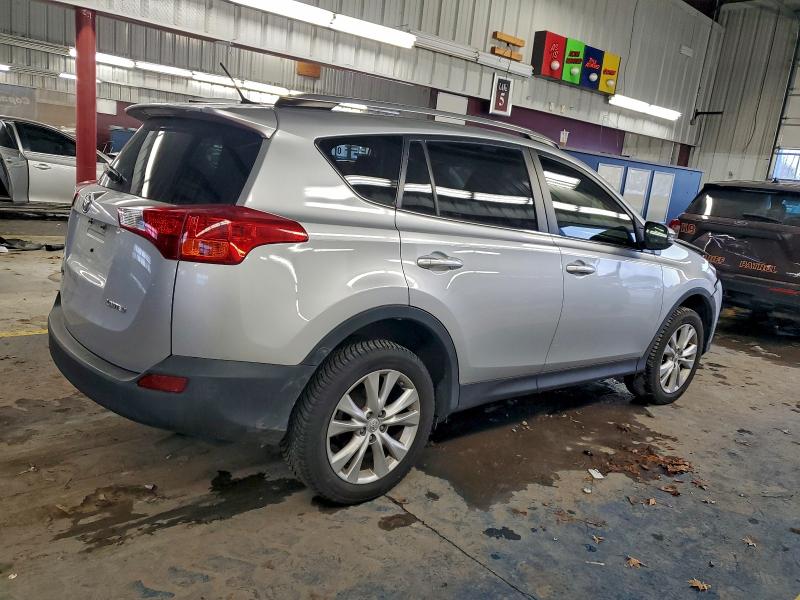 Фото 3 - TOYOTA RAV4