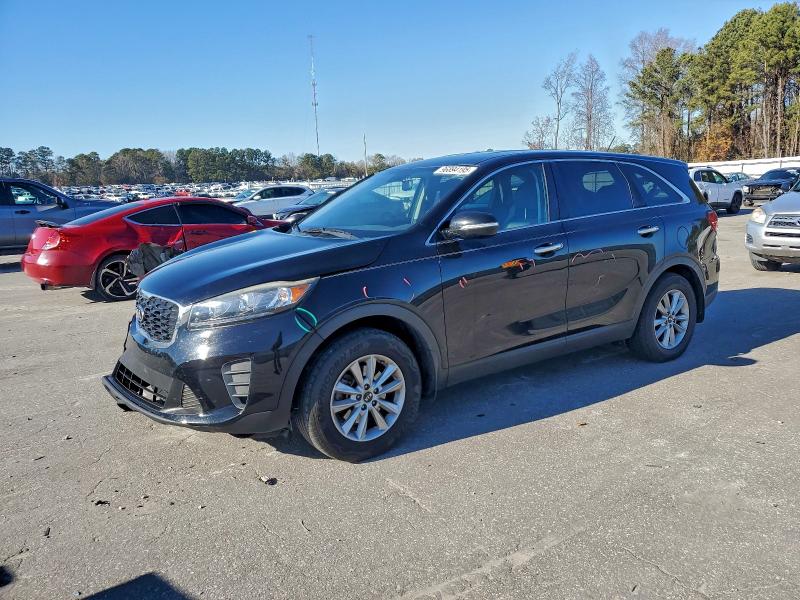 Фото 1 - KIA SORENTO