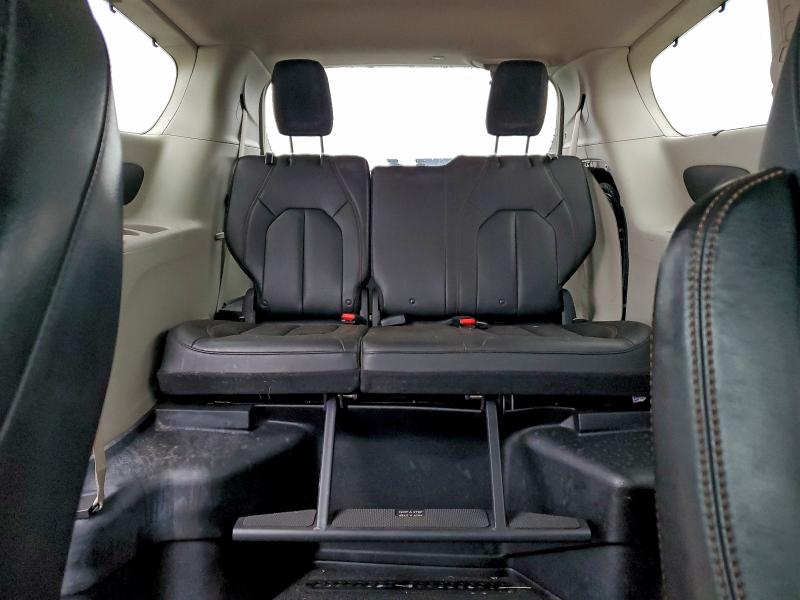 Фото 10 - CHRYSLER PACIFICA