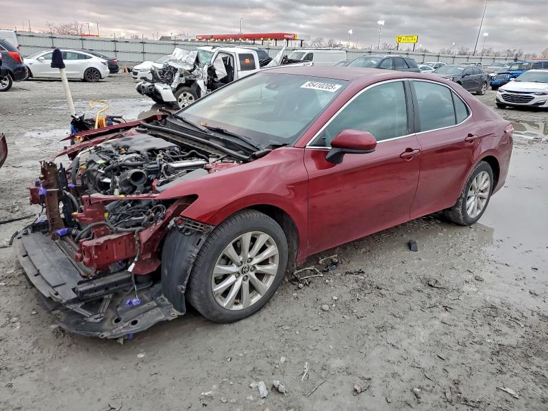 Фото 1 - TOYOTA CAMRY