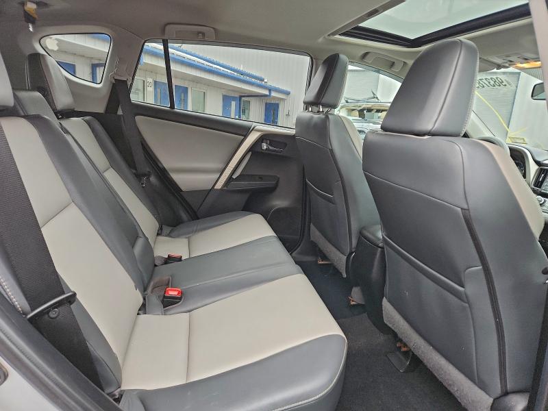 Фото 11 - TOYOTA RAV4