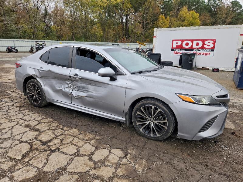 Фото 4 - TOYOTA CAMRY