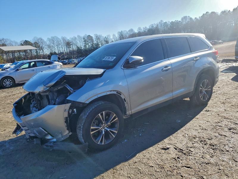 Фото 1 - TOYOTA HIGHLANDER