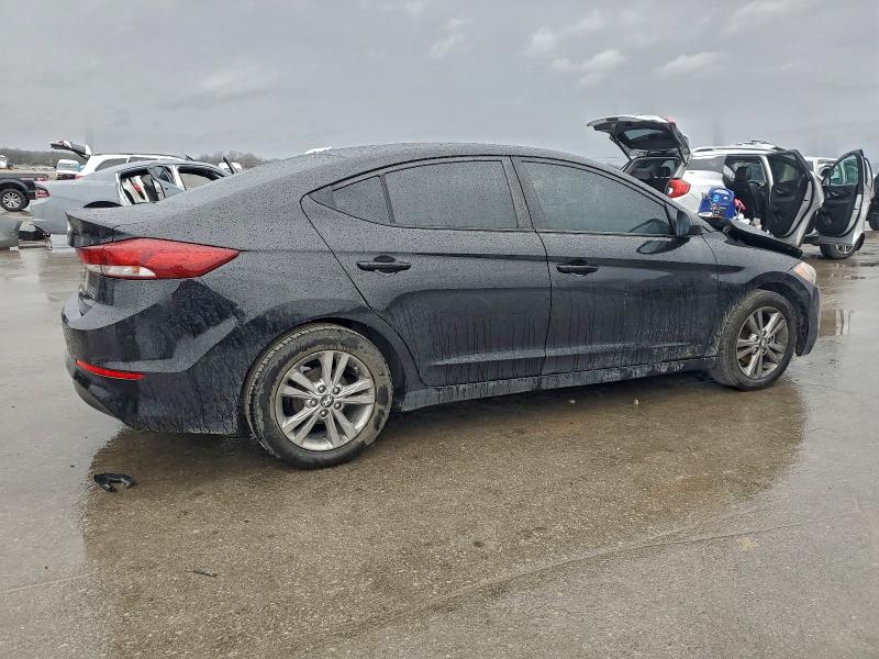 Фото 3 - HYUNDAI ELANTRA