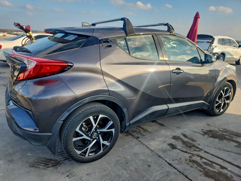 Фото 3 - TOYOTA C-HR