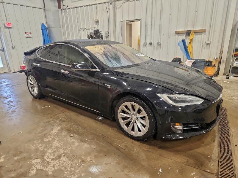 Фото 4 - TESLA MODEL S