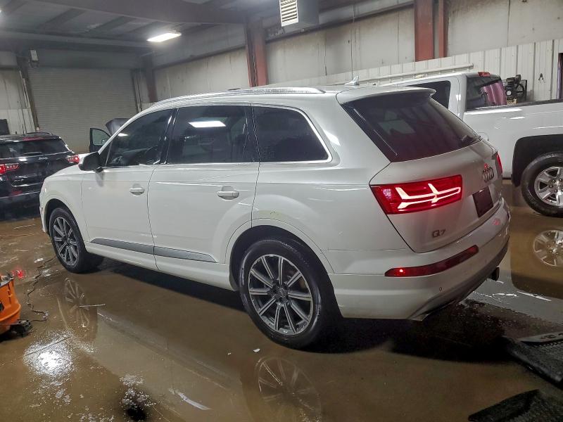 Фото 2 - AUDI Q7