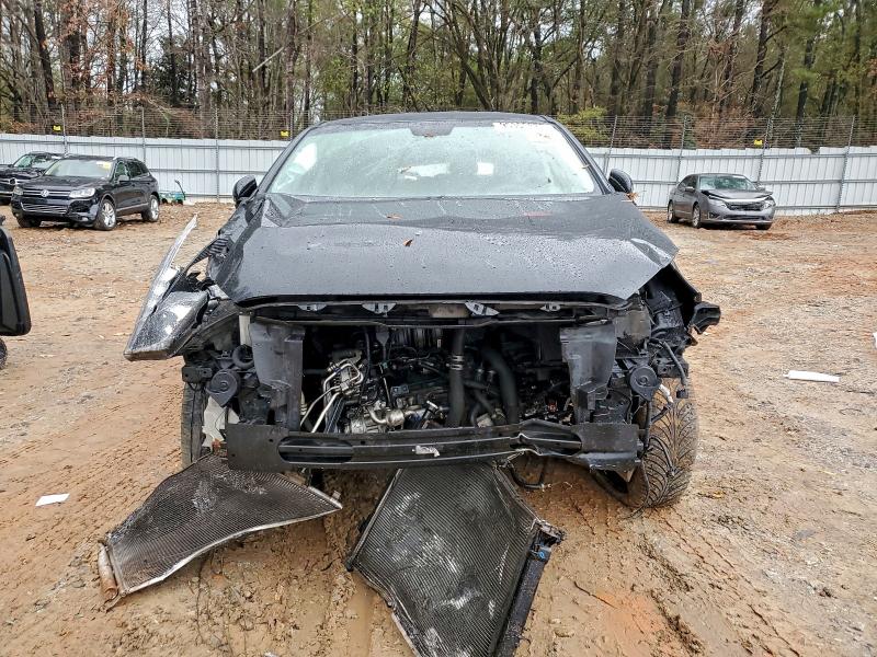 Фото 5 - KIA SORENTO