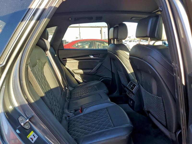 Фото 10 - AUDI SQ5