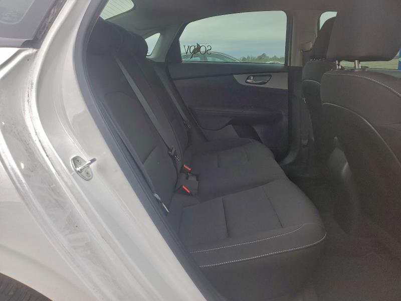 Фото 10 - KIA FORTE