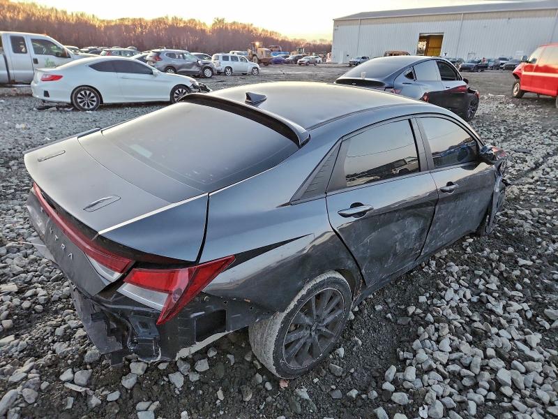 Фото 3 - HYUNDAI ELANTRA