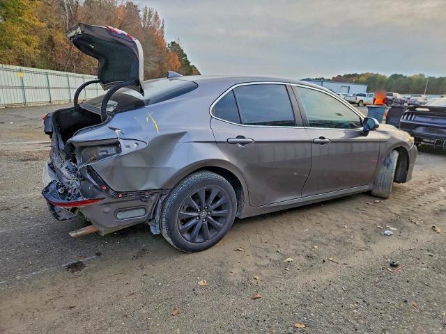 Фото 3 - TOYOTA CAMRY