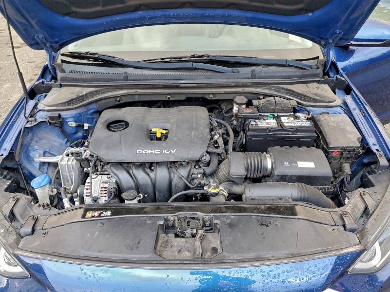 Фото 11 - HYUNDAI ELANTRA