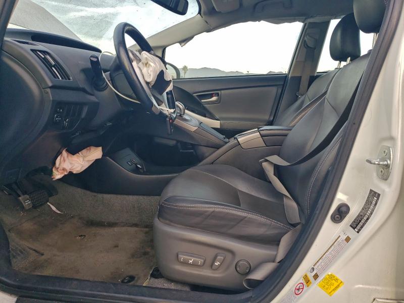 Фото 7 - TOYOTA PRIUS