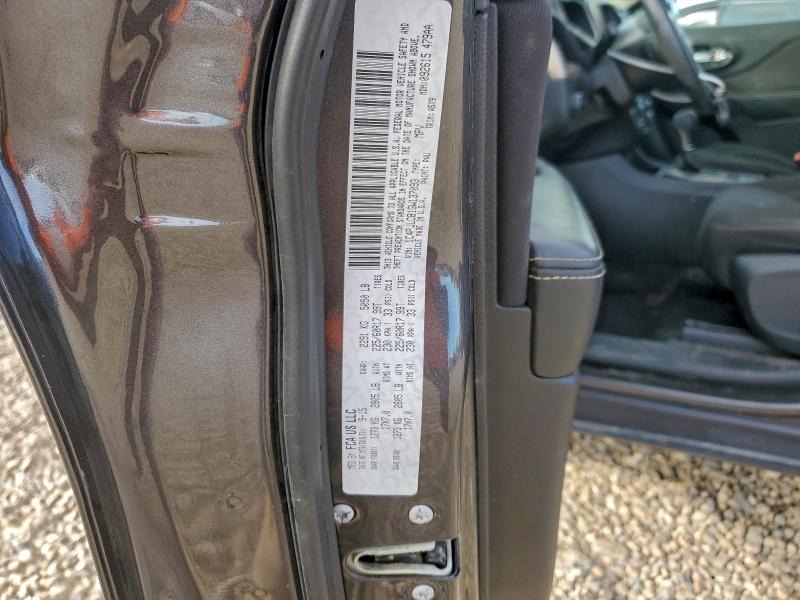 Фото 13 - JEEP GRAND CHER