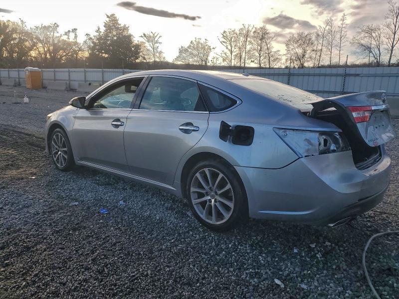 Фото 2 - TOYOTA AVALON