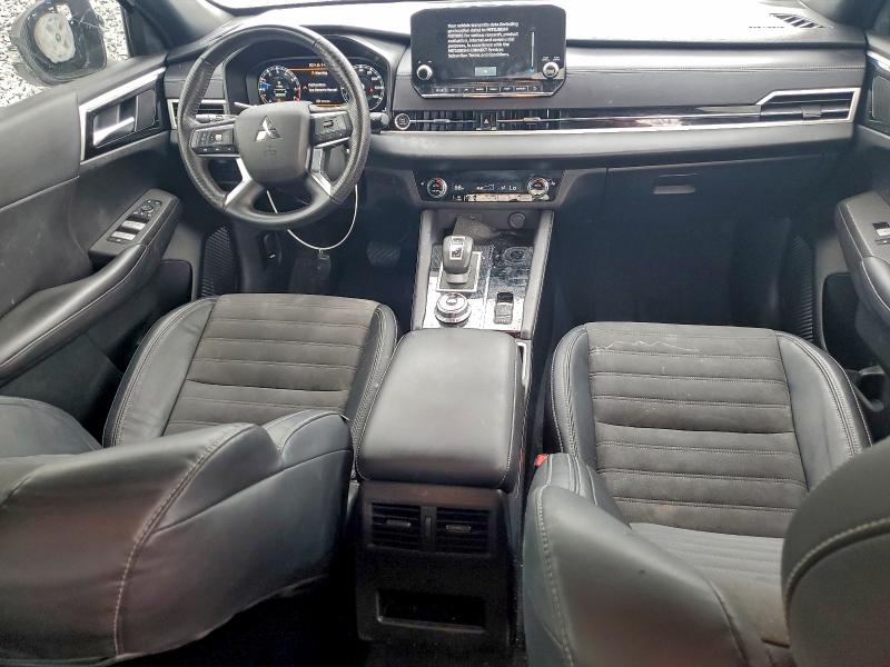 Фото 8 - MITSUBISHI OUTLANDER