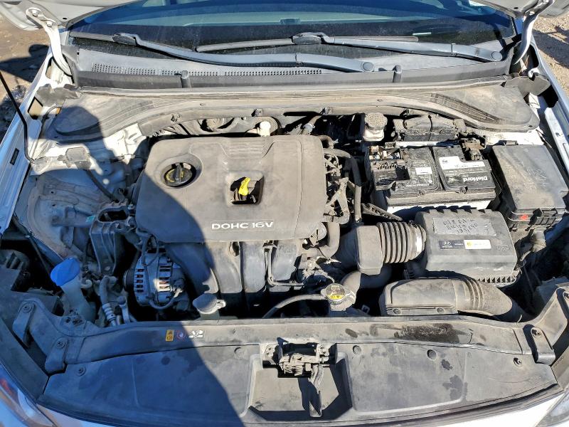 Фото 11 - HYUNDAI ELANTRA