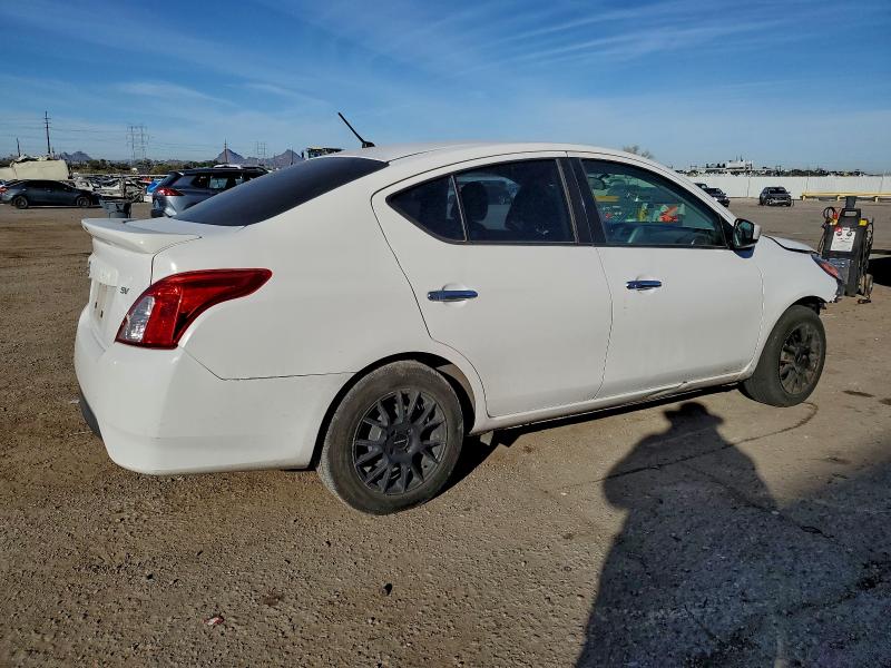 Фото 3 - NISSAN VERSA