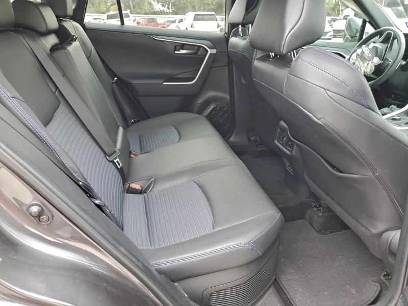 Фото 10 - TOYOTA RAV4