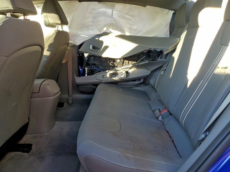 Фото 10 - HYUNDAI ELANTRA