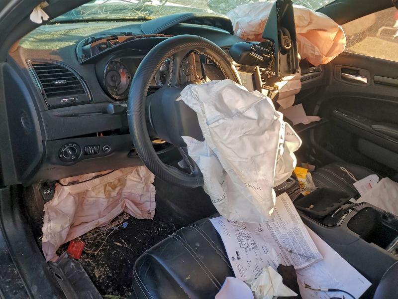 Фото 8 - CHRYSLER 300