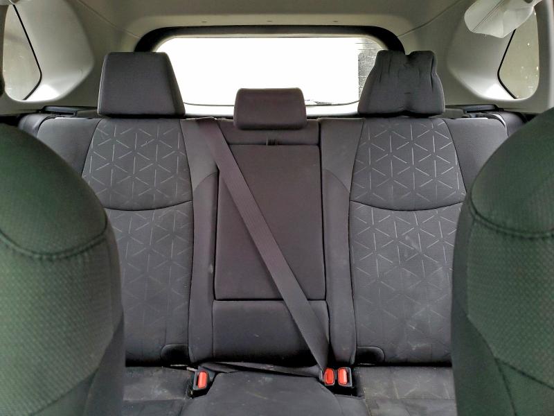 Фото 10 - TOYOTA RAV4