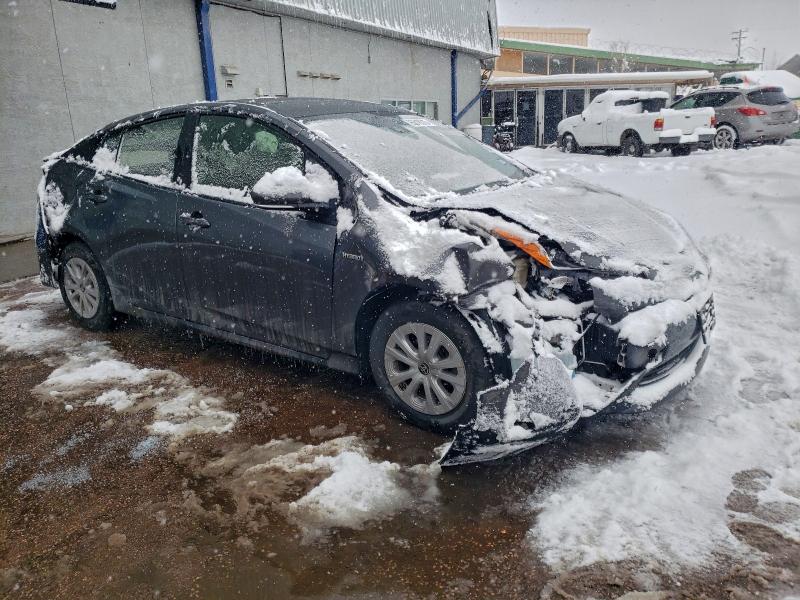 Фото 4 - TOYOTA PRIUS