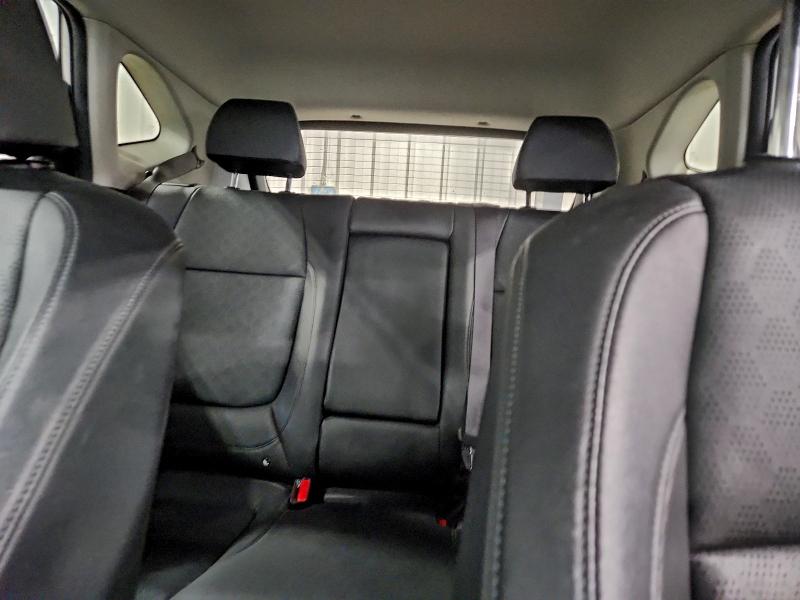 Фото 10 - KIA SELTOS