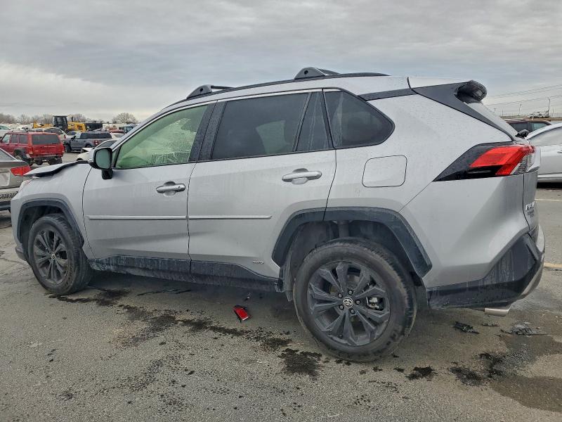 Фото 2 - TOYOTA RAV4