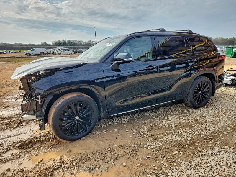 Фото 1 - TOYOTA HIGHLANDER